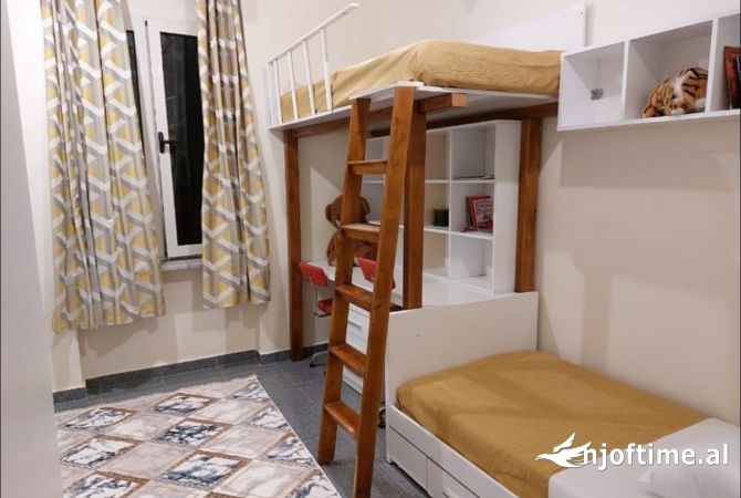 Shtepi me qera Apartament ne Tirane, 2+1, Mobilimi E mobiluar, Pagesa 690  Euro.