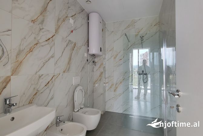 Shtepi me qera Apartament ne Tirane, 2+1, Mobilimi Bosh, pa mobiluar, Pagesa 1,200  Euro.