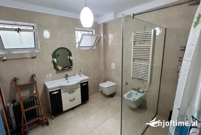 Shtepi me qera Apartament ne Tirane, 1+1, Mobilimi E mobiluar, Pagesa 650  Euro.