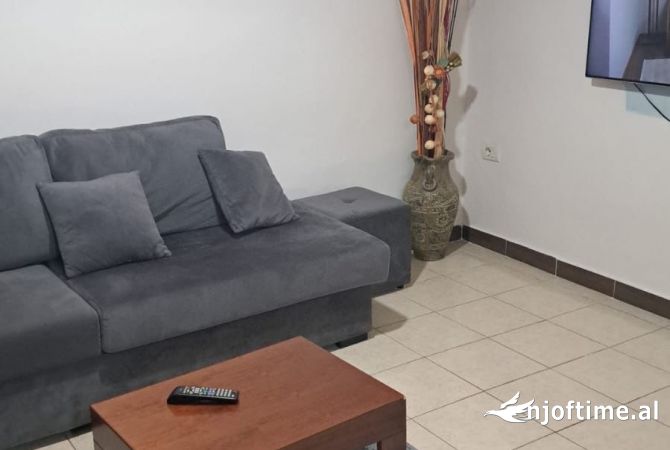Shtepi me qera 2+1 ne Tirane - 500 Euro