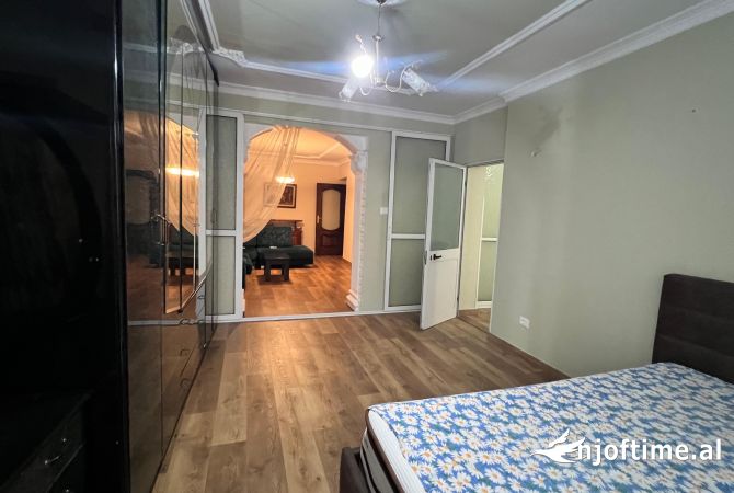 Shtepi me qera Apartament ne Tirane, 1+1, Mobilimi E mobiluar, Pagesa 650  Euro.