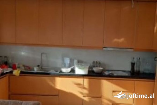 Shtepi me qera Apartament ne Tirane, 2+1, Mobilimi E mobiluar, Pagesa 580  Euro.