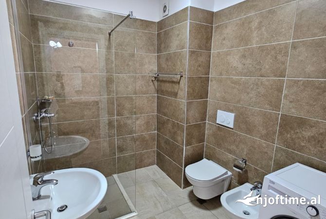 Shtepi ne shitje Apartament ne Tirane, 1+1, Mobilimi E mobiluar, Pagesa 99,000  Euro.