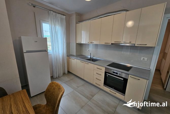 Shtepi ne shitje Apartament ne Tirane, 1+1, Mobilimi E mobiluar, Pagesa 99,000  Euro.