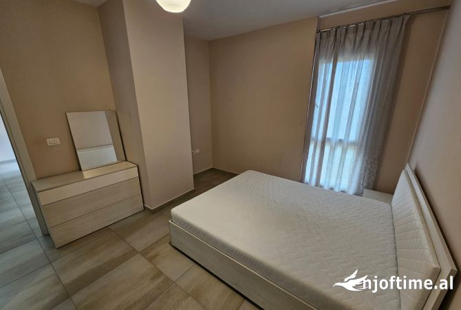 Shtepi ne shitje Apartament ne Tirane, 1+1, Mobilimi E mobiluar, Pagesa 99,000  Euro.