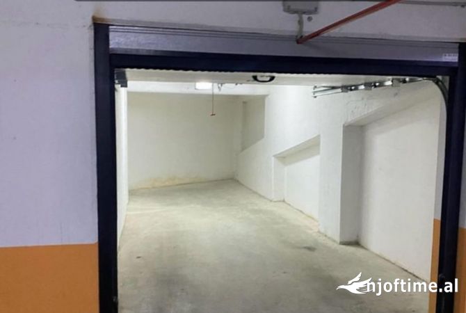 Ambient biznesi ne shitje 4+1 ne Tirane - 40,000 Euro