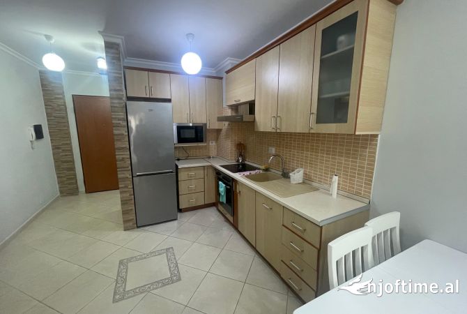 Shtepi me qera 2+1 ne Tirane - 600 Euro