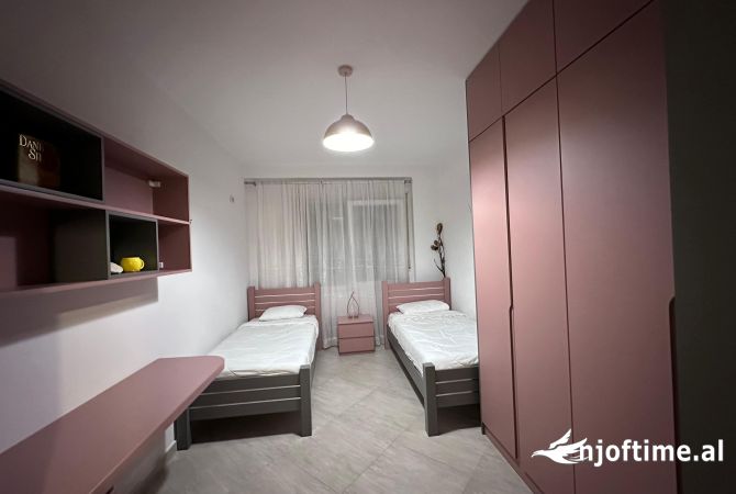 Shtepi me qera 2+1 ne Tirane - 900 Euro