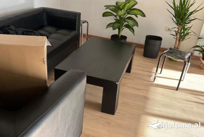 Jepet zyre me qera ne ambjent te perbashket tek rruga e kosovarve