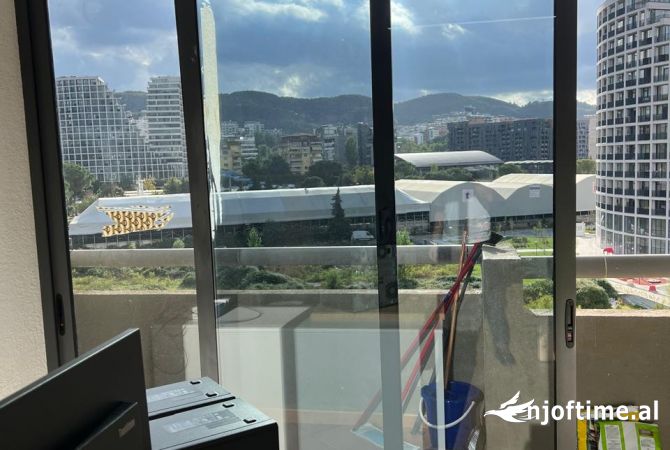 Ambient biznesi me qera 3+1 ne Tirane - 25,000 Leke