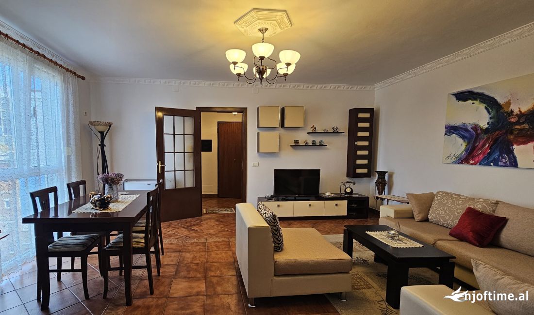 Shtepi me qera Apartament ne Tirane, 2+1, Mobilimi E mobiluar, Pagesa 850  Euro.