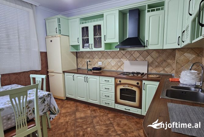 Shtepi me qera Apartament ne Tirane, 2+1, Mobilimi E mobiluar, Pagesa 850  Euro.