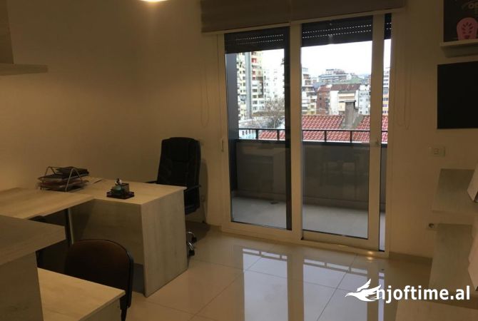 Ambient biznesi me qera 3+1 ne Tirane - 700 Euro