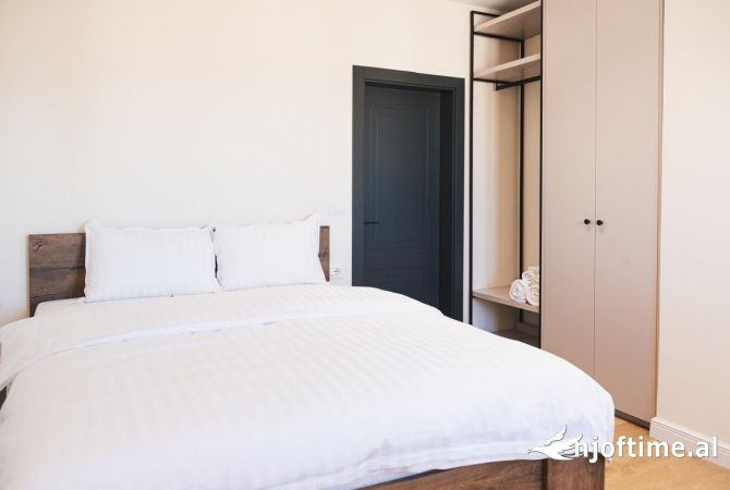 Shtepi me qera Apartament ne Tirane, 2+1, Mobilimi E mobiluar, Pagesa 1,200  Euro.