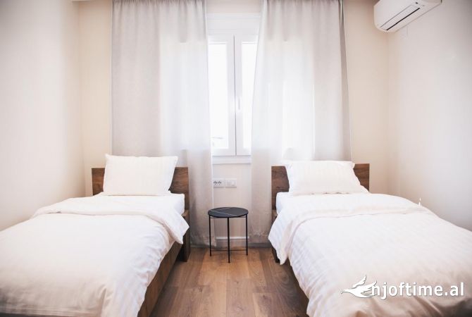 Shtepi me qera 2+1 ne Tirane - 1,200 Euro