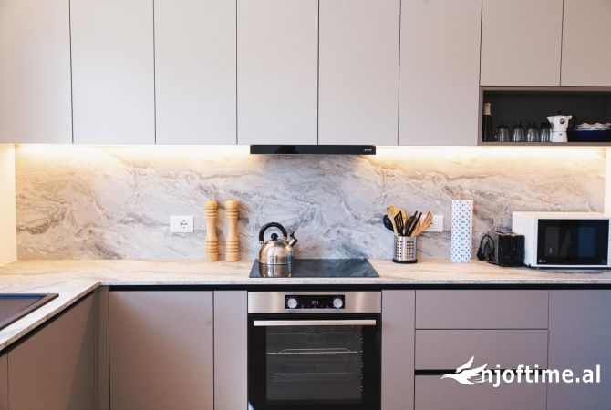 Shtepi me qera 2+1 ne Tirane - 1,200 Euro