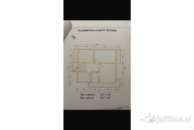 Shtepi me qera 7+1 ne Tirane - 1,700 Euro