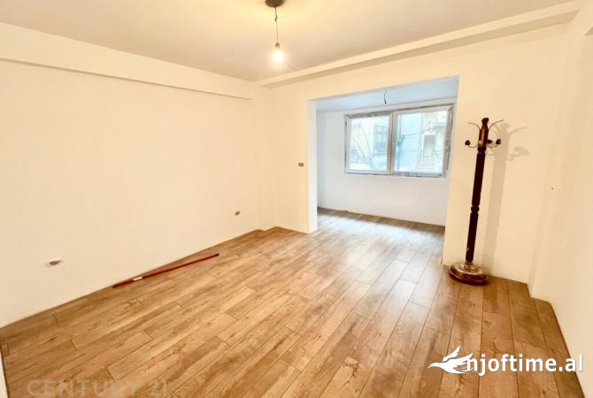 Ambient biznesi me qera 1+1 ne Tirane - 1,100 Euro