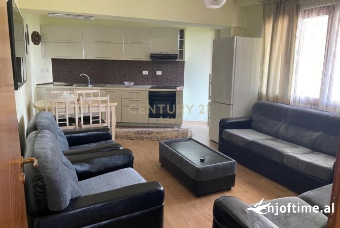 Shtepi me qera 2+1 ne Tirane - 750 Euro