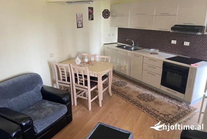 Shtepi me qera 2+1 ne Tirane - 750 Euro