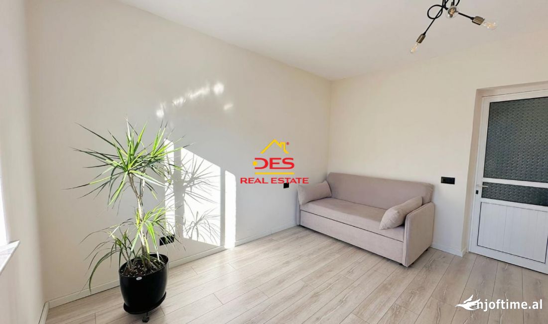 Shtepi ne shitje Apartament ne Sarande, 2+1, Mobilimi Pjeserisht e mobiluar, Pagesa 65,000  Euro.