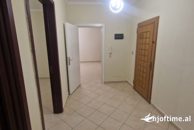 Shtepi me qera 2+1 ne Tirane - 35,000 Leke