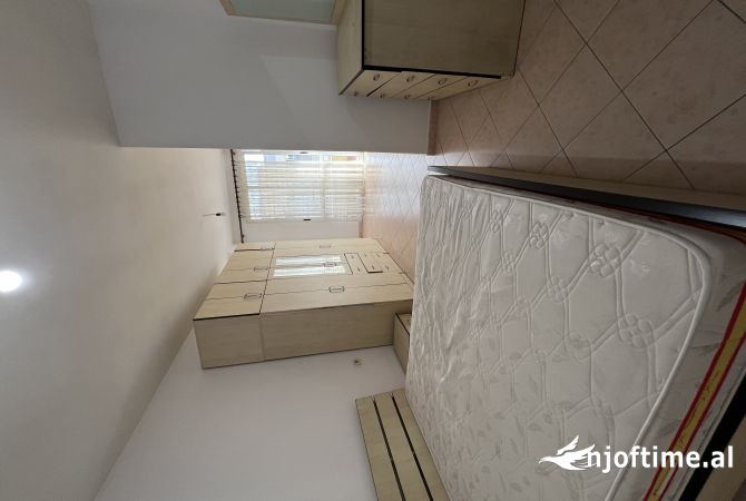 Shtepi ne shitje Apartament ne Tirane, 2+1, Mobilimi E mobiluar, Pagesa 116,000  Euro.
