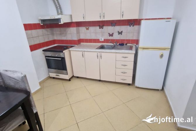 Shtepi me qera Apartament ne Tirane, 1+1, Mobilimi E mobiluar, Pagesa 330  Euro.