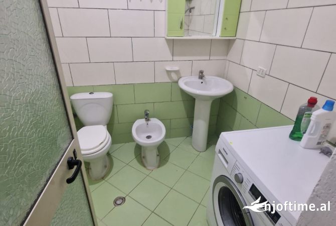 Shtepi me qera Apartament ne Tirane, 1+1, Mobilimi E mobiluar, Pagesa 330  Euro.
