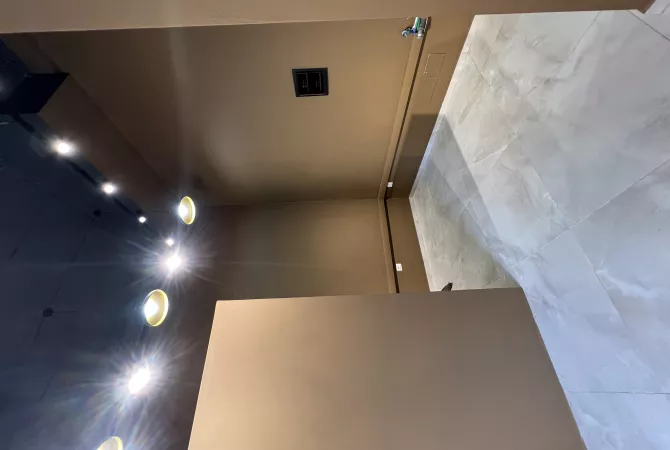 Ambiente Commerciale in Affitto 1+1 a Tirana - 300 Euro