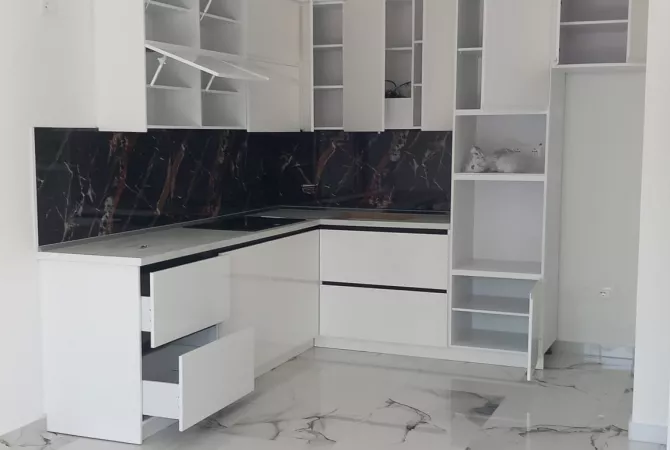 Shtepi me qera 2+1 ne Tirane - 400 Euro