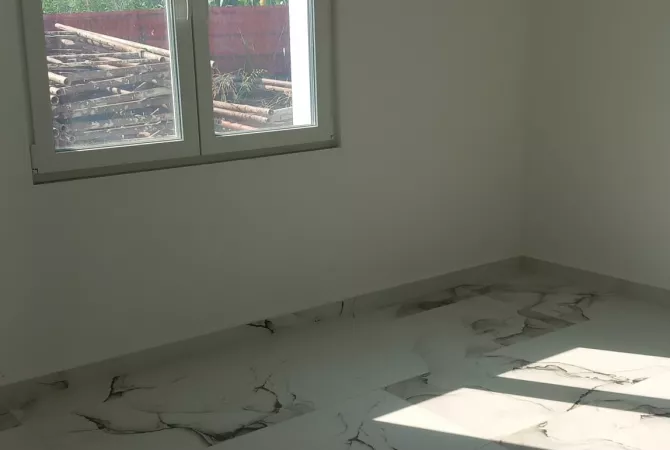 Shtepi me qera 2+1 ne Tirane - 400 Euro