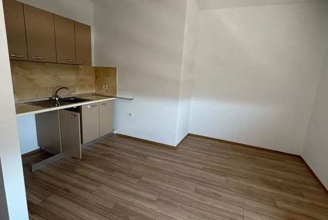 Shtepi me qera Garsoniere ne Tirane - 300 Euro