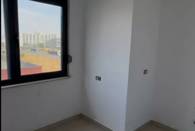 Shtepi ne shitje Apartament ne Tirane, 1+1, Mobilimi Bosh, pa mobiluar, Pagesa 92,000  Euro.