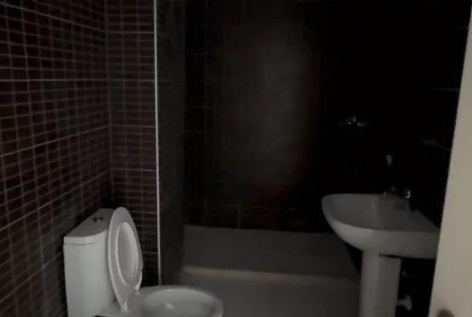 Shtepi ne shitje Apartament ne Tirane, 1+1, Mobilimi Bosh, pa mobiluar, Pagesa 92,000  Euro.