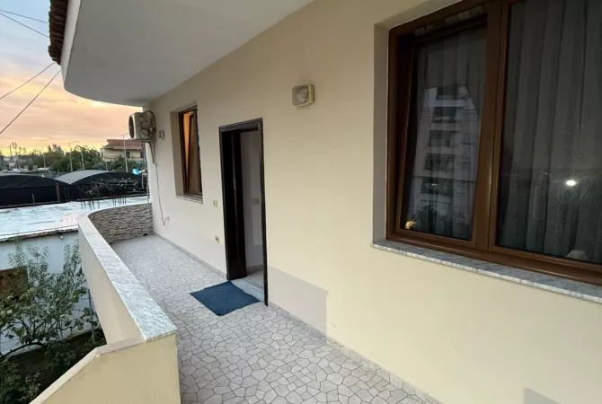 Shtepi me qera 2+1 ne Tirane - 40,000 Leke