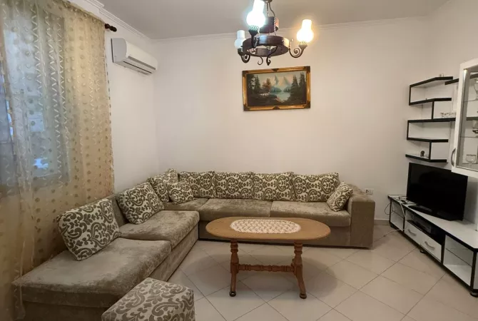 Shtepi me qera 2+1 ne Tirane - 40,000 Leke