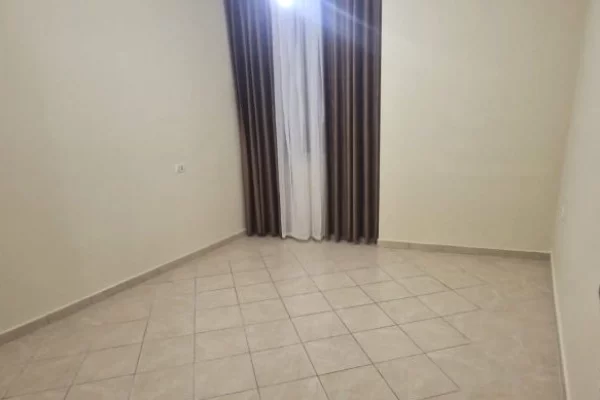 Shtepi me qera Apartament ne Tirane, 2+1, Mobilimi Bosh, pa mobiluar, Pagesa 35,000  Leke.
