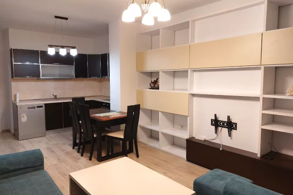 Shtepi me qera 2+1 ne Tirane - 50,000 Leke