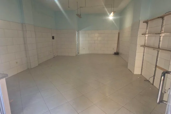 Business Property for Rent 1+1 in Tirana - 25,000 Leke