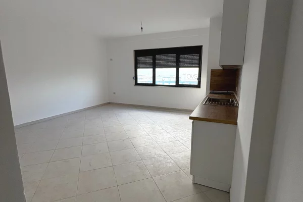 Shtepi me qera Apartament ne Tirane, Garsoniere, Mobilimi E mobiluar, Pagesa 30,000  Leke.