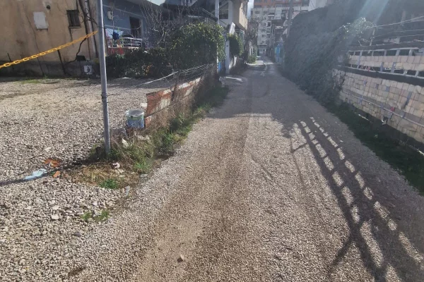 Truall ose Toke  ne Tirane - 350 Euro