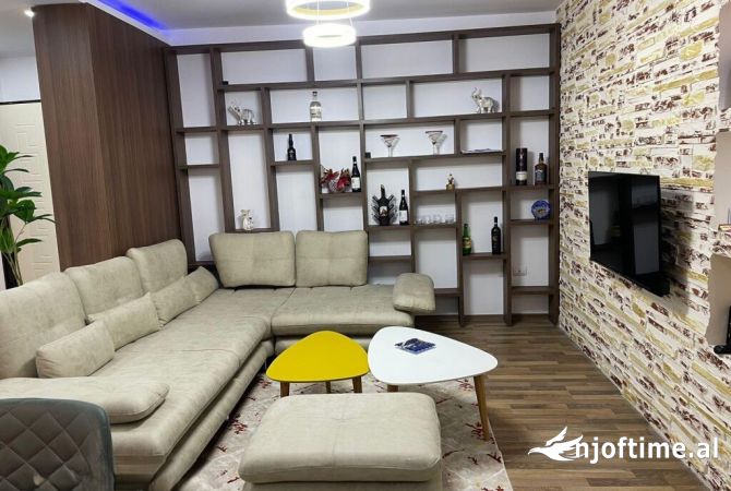 Shtepi me qera 2+1 ne Tirane - 650 Euro