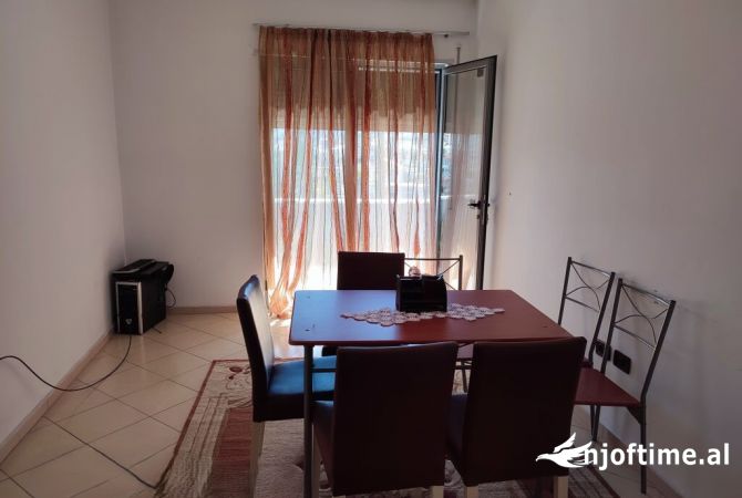 Shtepi me qera 2+1 ne Tirane - 450 Euro