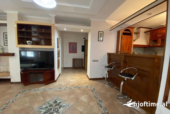 Shtepi me qera 3+1 ne Tirane - 1,000 Euro