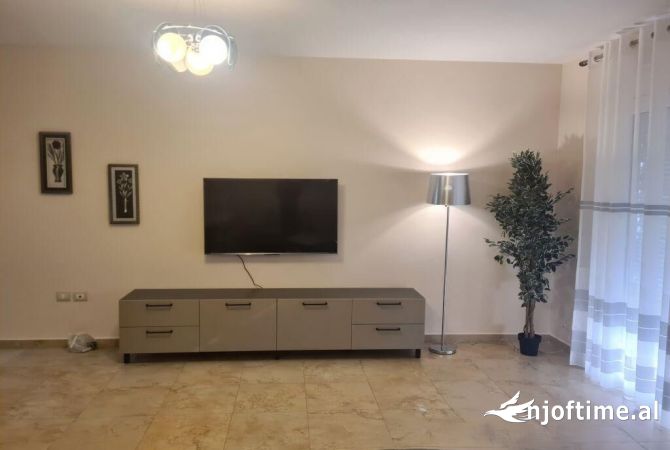 Shtepi me qera 2+1 ne Tirane - 700 Euro