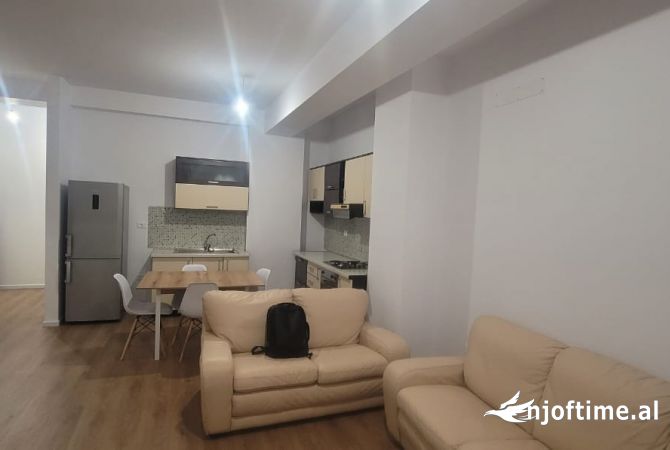 Shtepi me qera 2+1 ne Tirane - 450 Euro