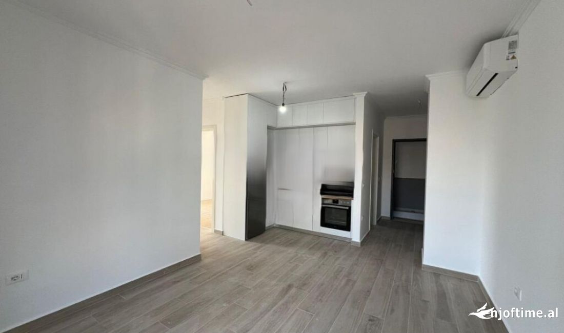 Shtepi me qera Apartament ne Tirane, 2+1, Mobilimi Bosh, pa mobiluar, Pagesa 550  Euro.