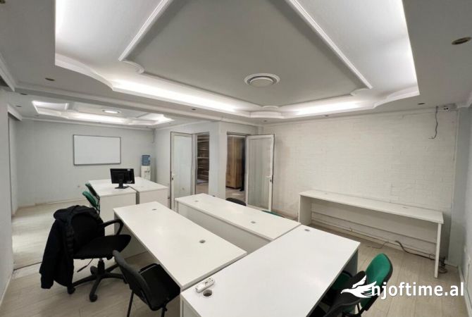 Ambient biznesi me qera 3+1 ne Tirane - 790 Euro