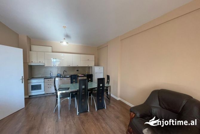 Shtepi me qera 2+1 ne Tirane - 450 Euro
